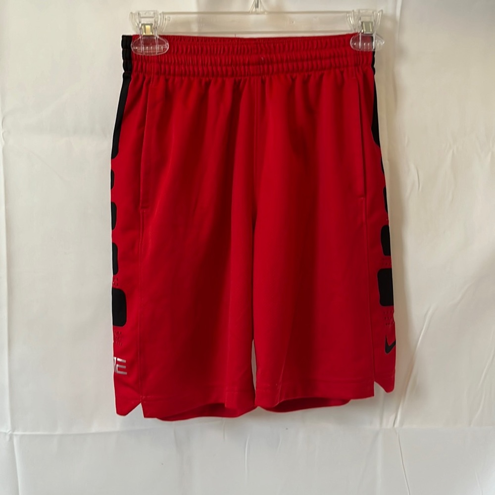 🔴 5 items for $25 Sale! Boy's Nike Red Athletic Shorts M